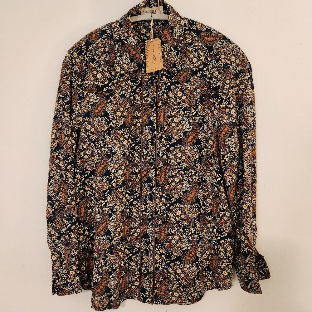 NWT Natural Life Button Down Shirt